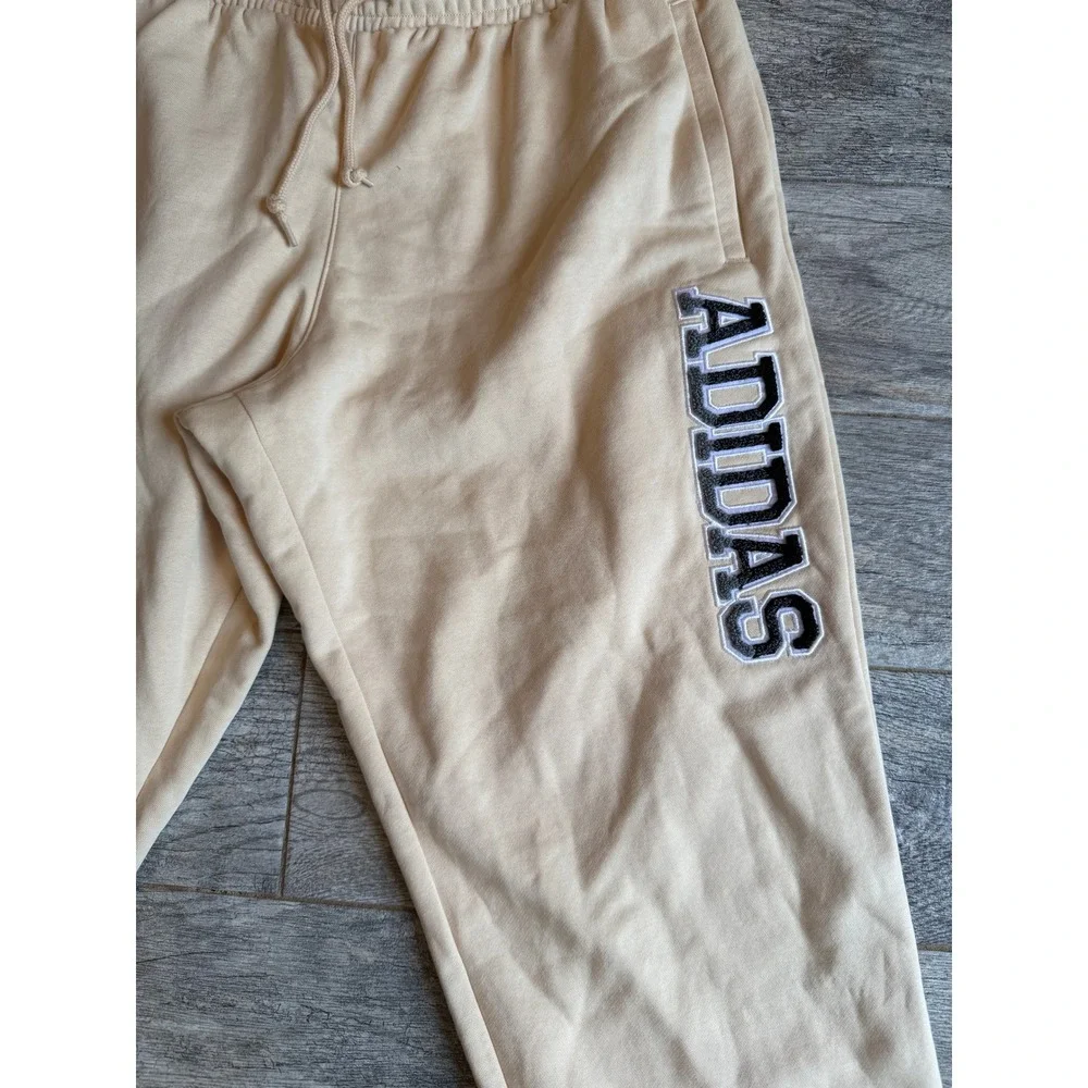 Adidas Originals Sweatpants Mens XL Beige 1972 Chenille Patch Joggers IR9671